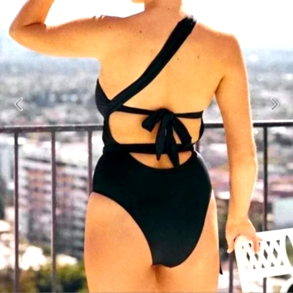 HAH Free People 1 4 UR SOUL 1-Piece Swimsuit Black 1-Shoulder Pull-on NWT Sz SM